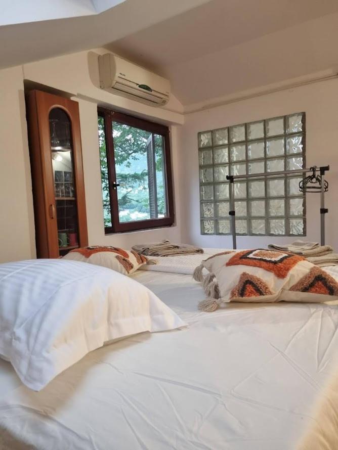 Amazing Sea-Mountain Valley View House With 3 Terraces And Huge Chill Gardens, 5Min From The Sea! 브리비르 외부 사진